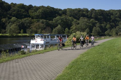 Radfahrer am RuhrtalRadweg - Ruhr Tourismus
