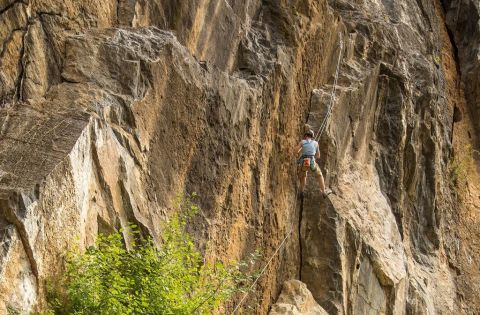 Kletter- und Bouldergebiete an Felsen im Sauerland